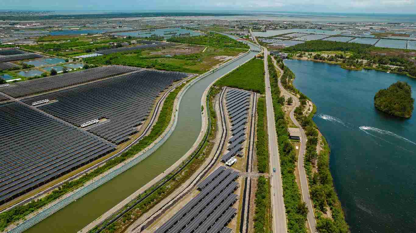 口袋牛店能源事业提供智慧能源管理、、、、太阳能监控管理、、全方位电厂建置及运维解决方案，，并拥有管理超过6000案场的经验